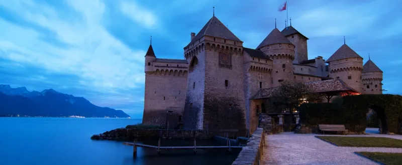 Tour of Chillon Castle and  Montreux Sightseeing